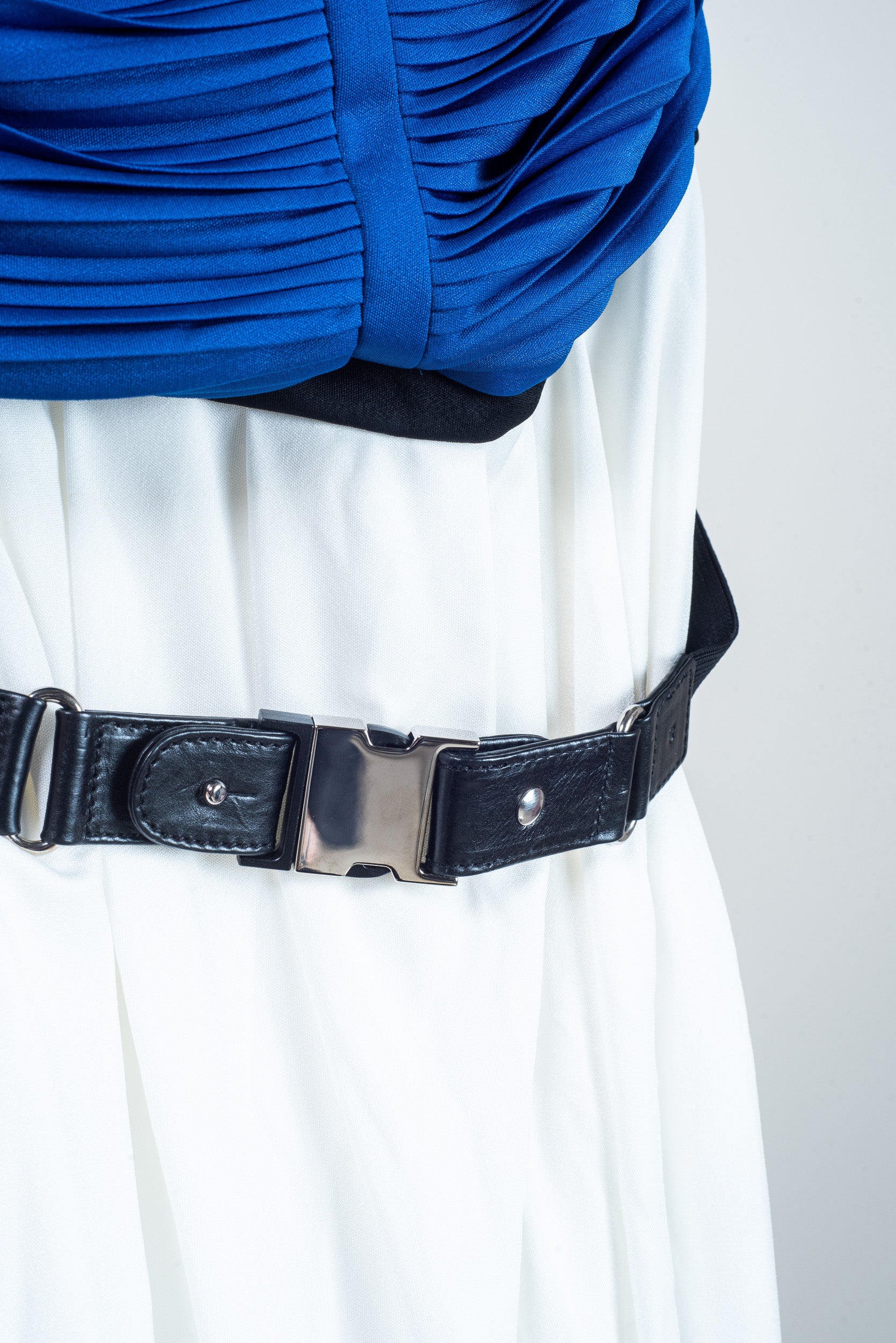 Additional Close-up of belt and fabric texture on Gucci vintage dress
