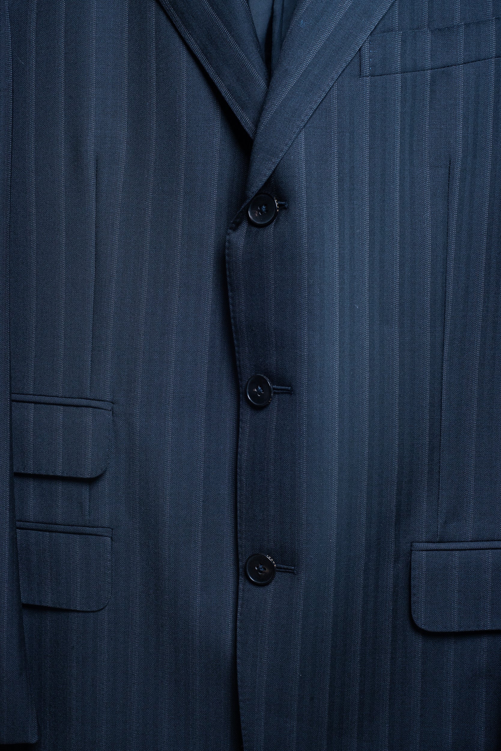 Gucci Men’s Navy Pinstripe Wool Suit Jacket close-up view – size 50, Italian tailoring
