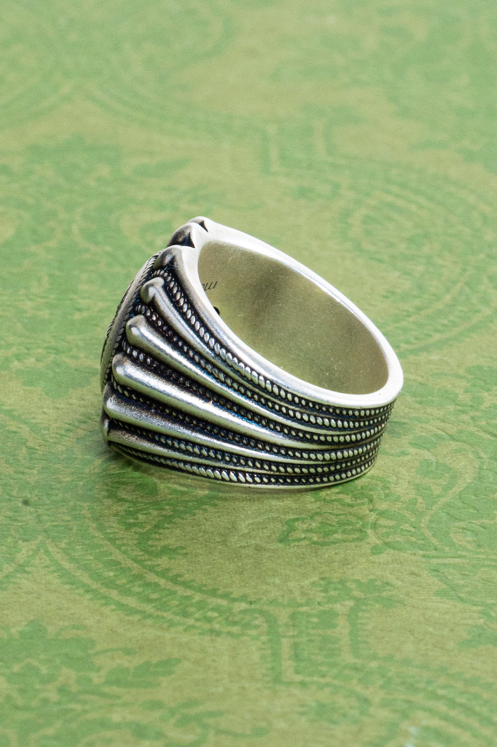 Interlocking G Signet Ring
