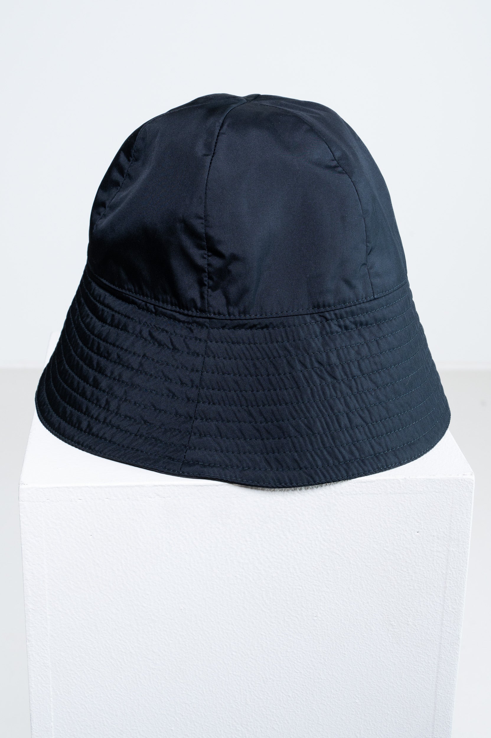 Gucci Back view of Black Nylon GG Bucket Hat in pristine condition
