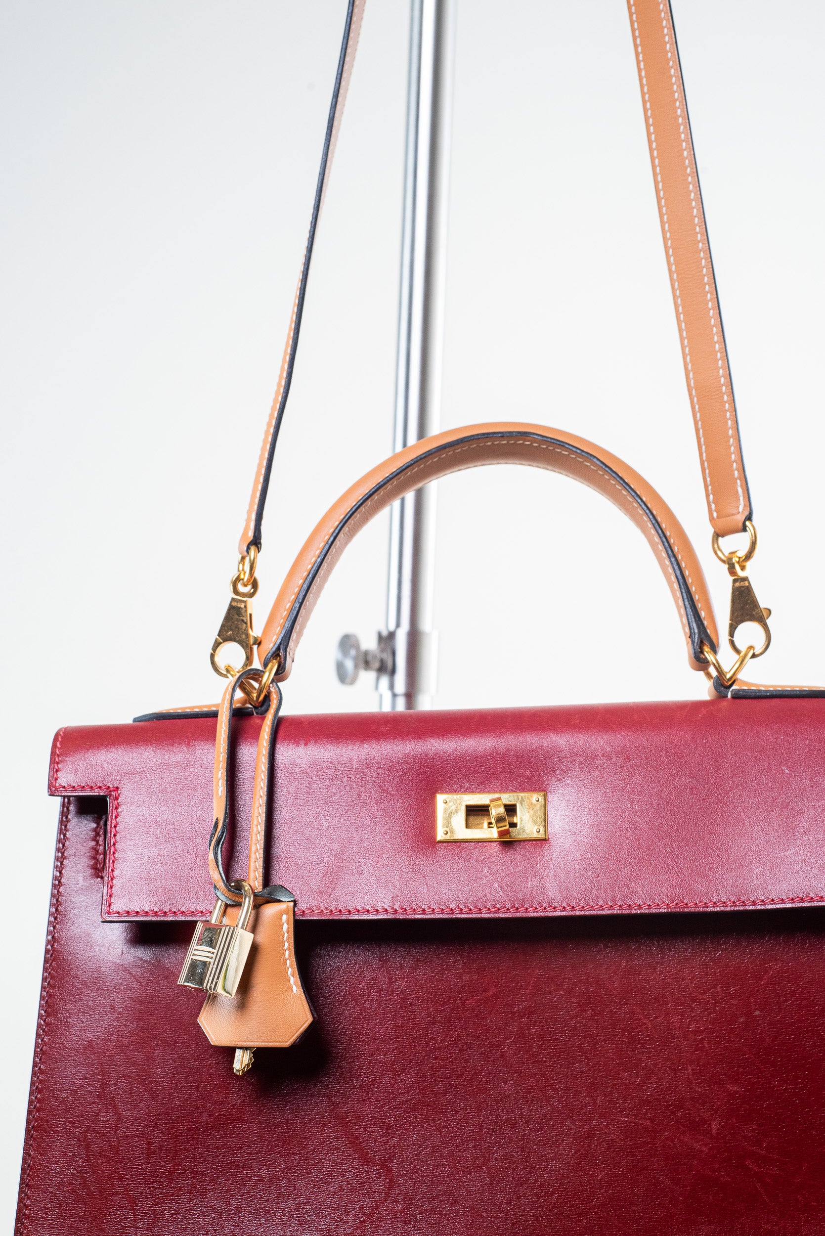 Kelly 33 Bi-Colour Top Handle Bag