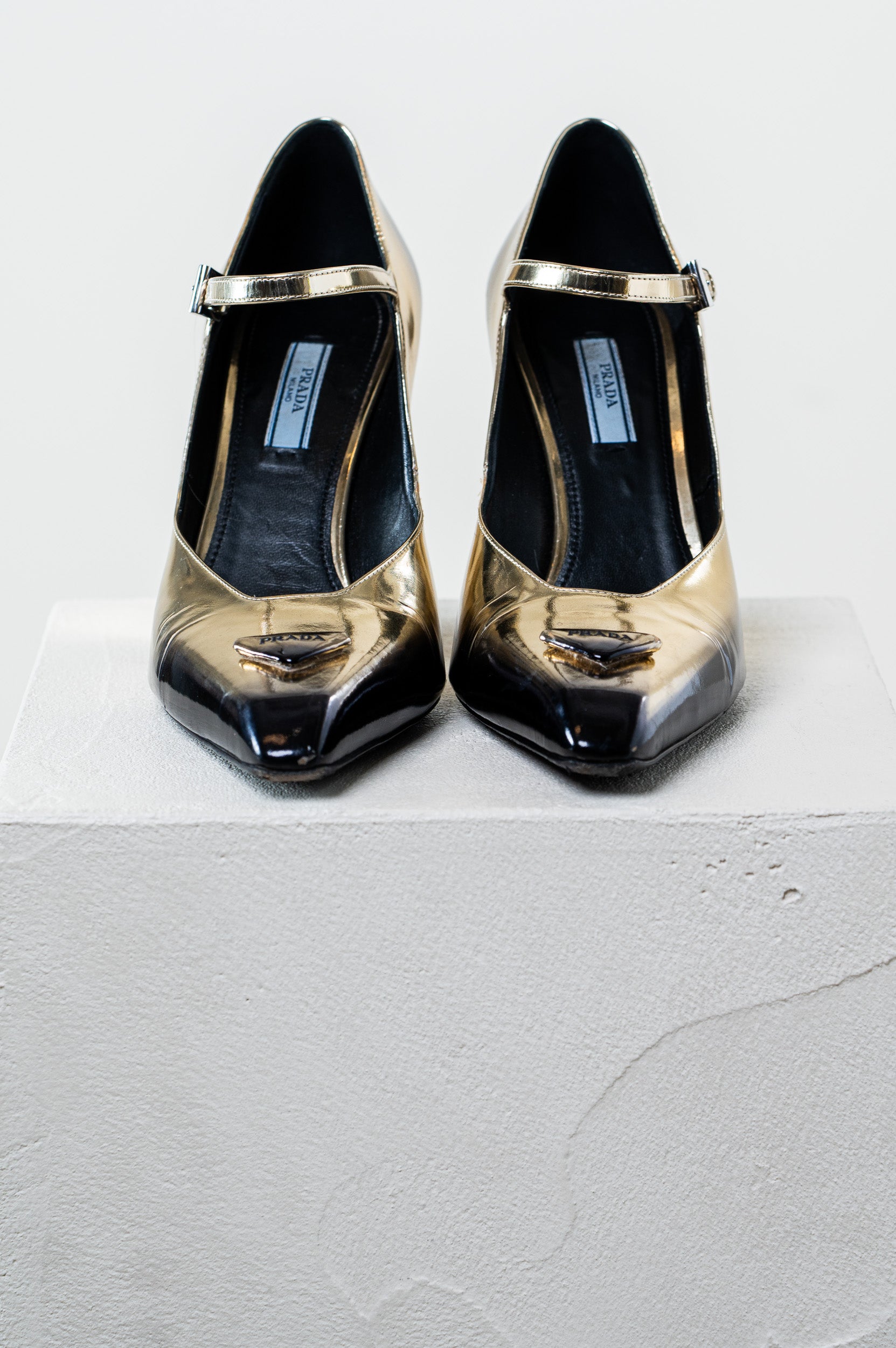 Spazzolato Metallic Patent Pump